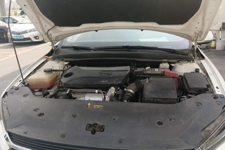 Used BYD Qin Pro 2019 Super Edition 1.5TI Manual Smart Connect Fierce Model China V Standard Engine Bay