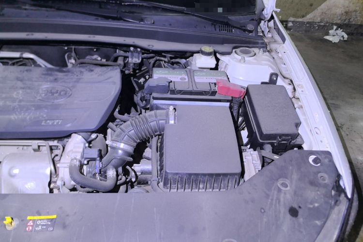 Used BYD Qin Pro 2019 Super Edition 1.5TI Automatic Smart Connect FENGSHANG Model China V Standard Engine Bay Left
