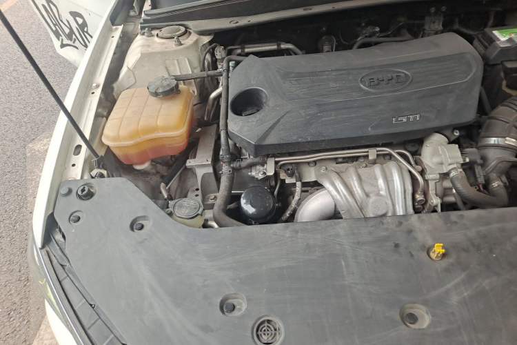 Used BYD Qin Pro 2019 Super Edition 1.5TI Automatic Smart Connect Dynamic Model China VI Standard Engine Bay Right