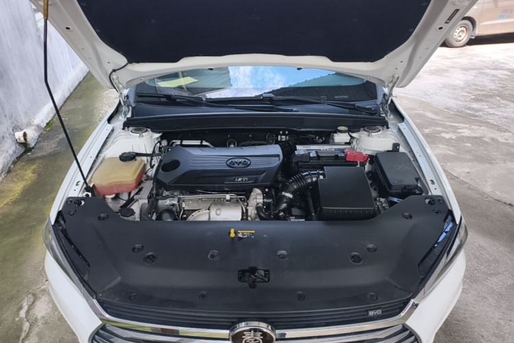 Used BYD Qin Pro 2019 Super Edition 1.5TI Automatic Smart Connect Flagship Model China V Standard Engine Bay
