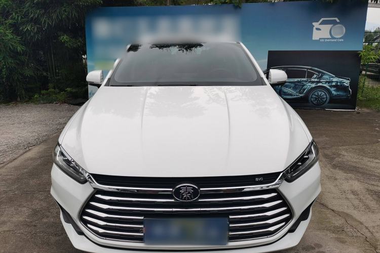 Used BYD Qin Pro 2019 Super Edition 1.5TI Manual Smart Connect Fierce Model China V Standard Exterior 1
