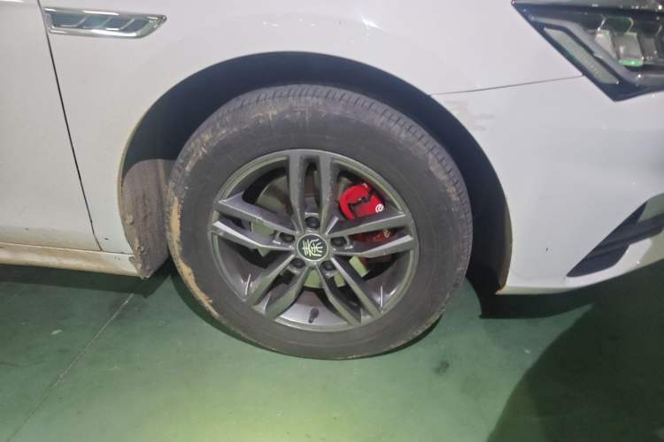 Used BYD Qin Pro 2019 Super Edition 1.5TI Manual Smart Connect Fierce Model China V Standard Exterior 1