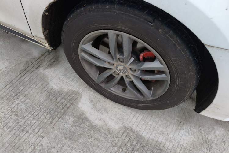 Used BYD Qin Pro 2019 Super Edition 1.5TI Manual Smart Connect Fierce Model China V Standard Exterior 1