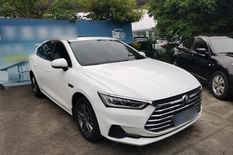 Used BYD Qin Pro 2019 Super Edition 1.5TI Manual Smart Connect Fierce Model China V Standard Exterior 2