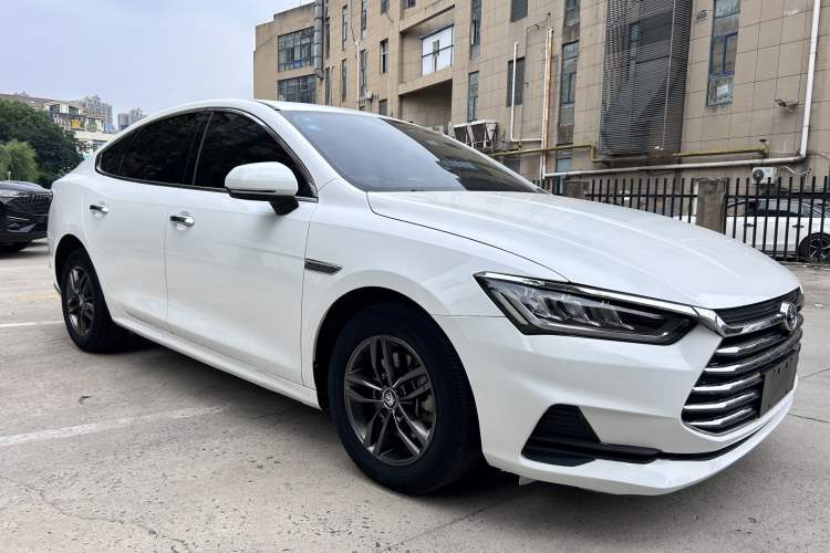 Used BYD Qin Pro 2019 Super Edition 1.5TI Automatic Smart Connect FENGSHANG Model China VI Standard Exterior 2