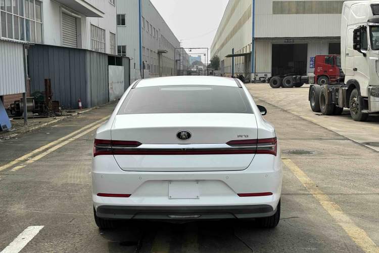 Used BYD Qin Pro 2019 Super Edition 1.5TI Automatic Smart Connect FENGSHANG Model China VI Standard Exterior 2