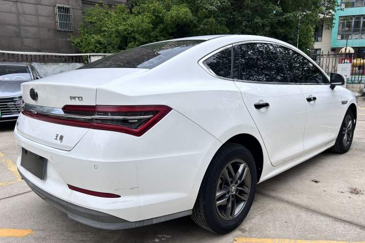 Used BYD Qin Pro 2019 Super Edition 1.5TI Automatic Smart Connect FENGSHANG Model China VI Standard Exterior 3