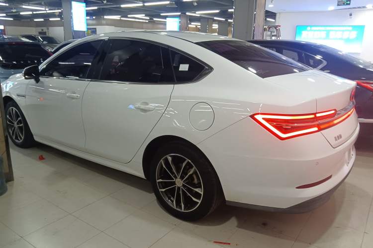 Used BYD Qin Pro 2019 Super Edition 1.5TI Automatic Smart Connect Flagship Model China V Standard Exterior 3