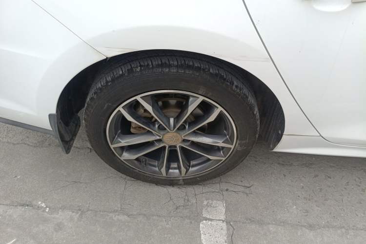 Used BYD Qin Pro 2019 Super Edition 1.5TI Automatic Smart Connect Flagship Model China V Standard Exterior 5