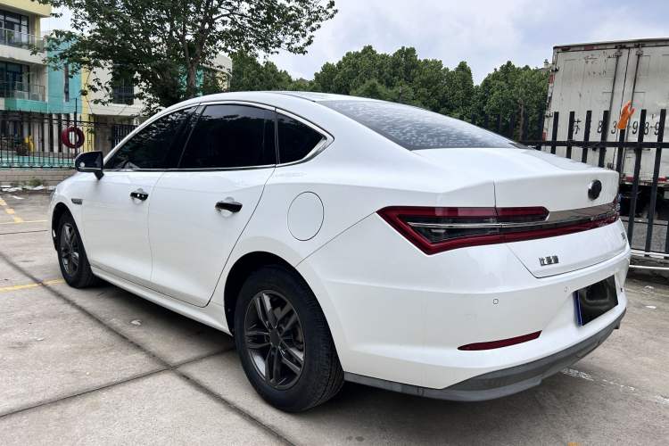 Used BYD Qin Pro 2019 Super Edition 1.5TI Automatic Smart Connect FENGSHANG Model China VI Standard Exterior 5