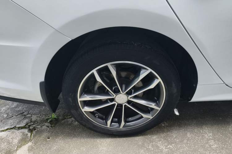 Used BYD Qin Pro 2019 Super Edition 1.5TI Automatic Smart Connect Flagship Model China V Standard Exterior 5