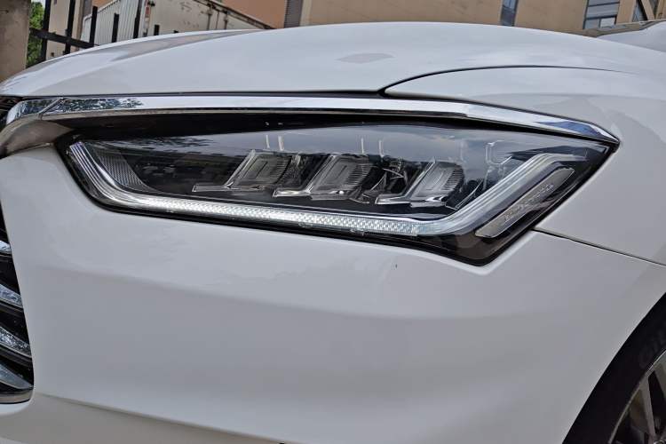 Used BYD Qin Pro 2019 Super Edition 1.5TI Automatic Smart Connect FENGSHANG Model China VI Standard Exterior 6