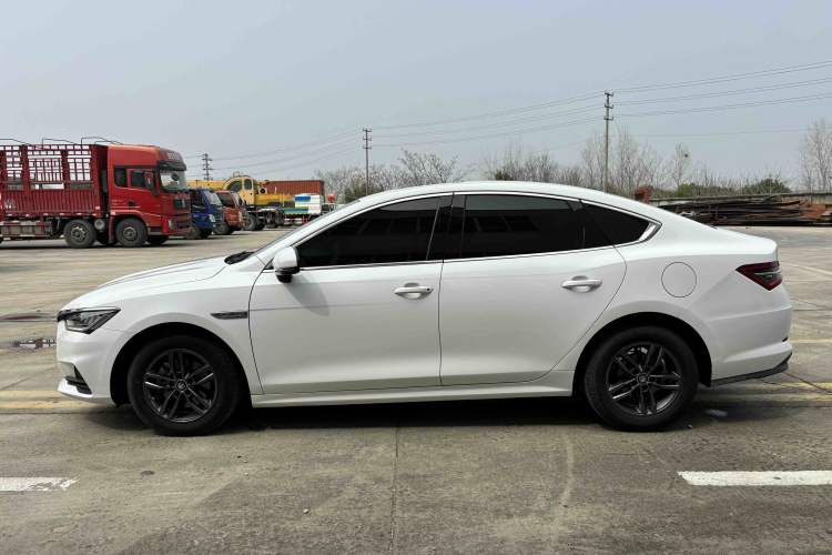 Used BYD Qin Pro 2019 Super Edition 1.5TI Automatic Smart Connect FENGSHANG Model China VI Standard Exterior 6
