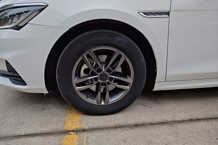 Used BYD Qin Pro 2019 Super Edition 1.5TI Automatic Smart Connect FENGSHANG Model China VI Standard Exterior 7