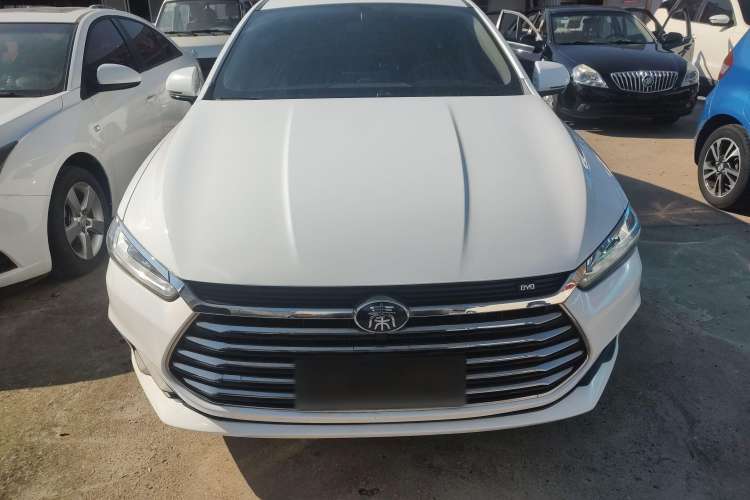 Used BYD Qin Pro 2019 Super Edition 1.5TI Manual Smart Connect Fierce Model China V Standard Front