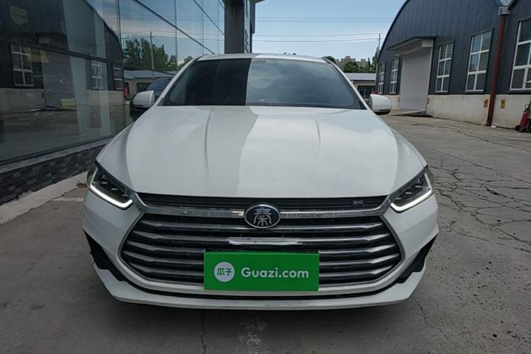 Used BYD Qin Pro 2019 Super Edition 1.5TI Automatic Smart Connect FENGSHANG Model China VI Standard Front