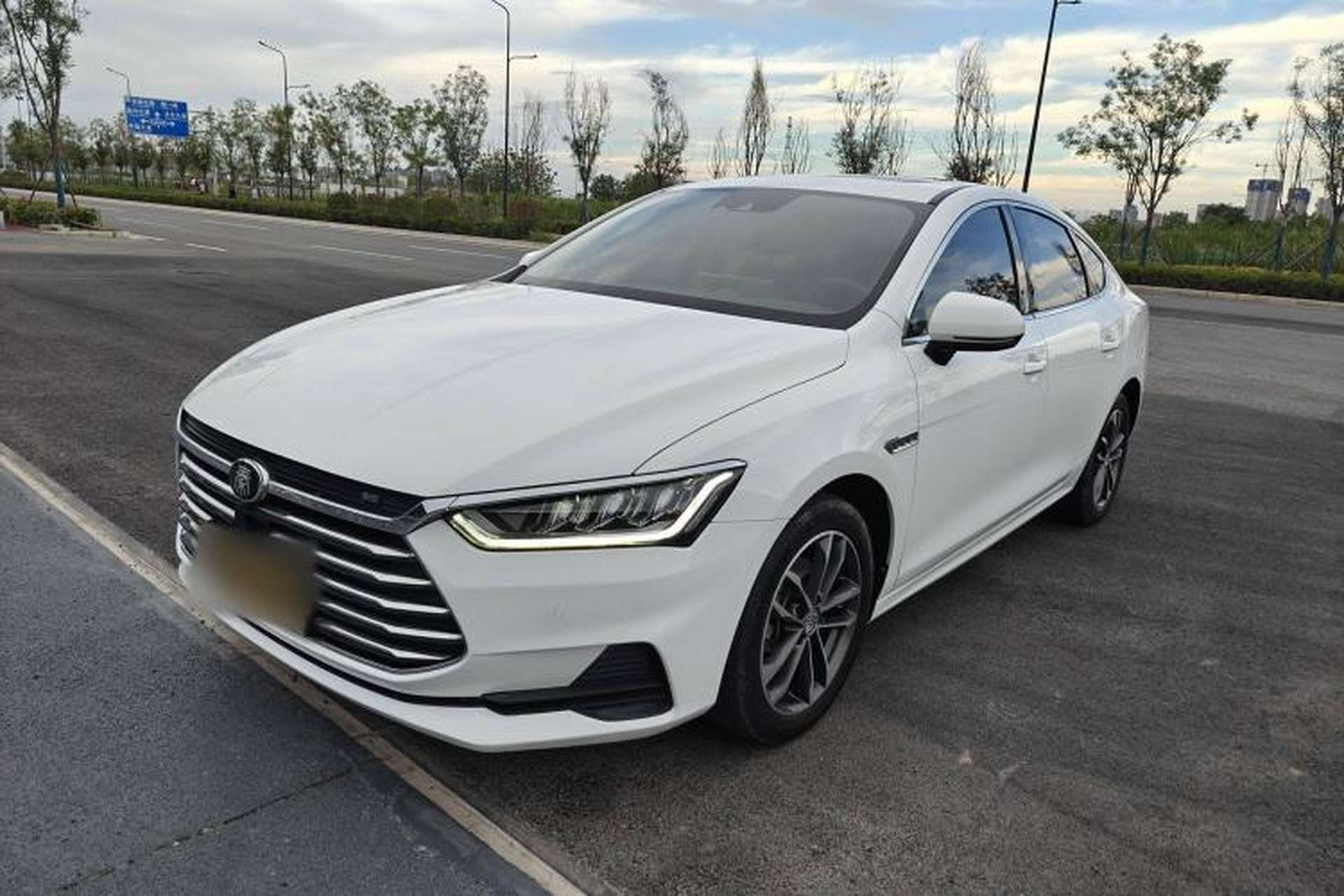 Used BYD Qin Pro 2019 Super Edition 1.5TI Automatic Smart Connect Flagship Model China V Standard Front Left 45 Deg
