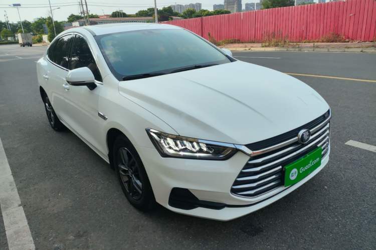 Used BYD Qin Pro 2019 Super Edition 1.5TI Automatic Smart Connect FENGSHANG Model China VI Standard Front Right 45 Deg