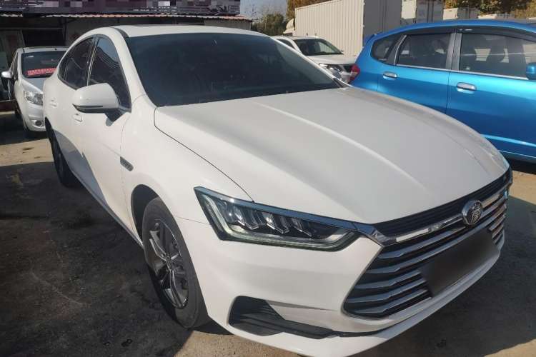 Used BYD Qin Pro 2019 Super Edition 1.5TI Manual Smart Connect Fierce Model China V Standard Front Right 45 Deg