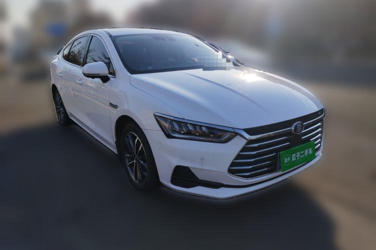 Used BYD Qin Pro 2019 Super Edition 1.5TI Automatic Smart Connect Enjoyment Model China VI Standard Front Right 45 Deg