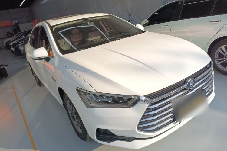 Used BYD Qin Pro 2019 Super Edition 1.5TI Automatic Smart Connect Dynamic Model China VI Standard Front Right 45 Deg