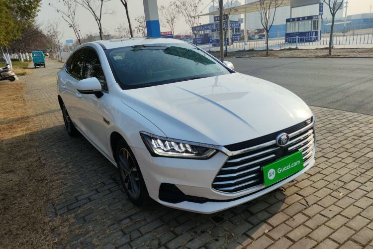 Used BYD Qin Pro 2019 Super Edition 1.5TI Automatic Smart Connect Brilliance Model China VI Standard Front Right 45 Deg