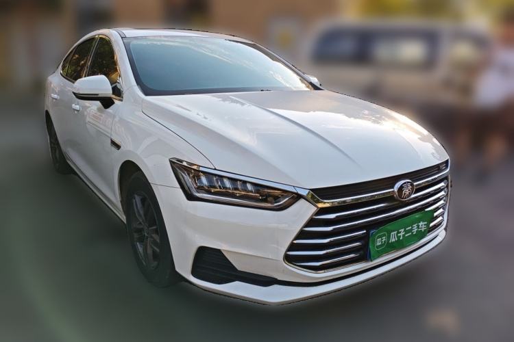 Used BYD Qin Pro 2019 Super Edition 1.5TI Manual Smart Connect Powerful Model China VI Standard Front Right 45 Deg