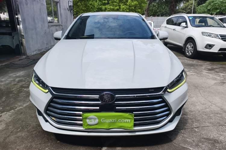 Used BYD Qin Pro 2019 Super Edition 1.5TI Automatic Smart Connect Flagship Model China V Standard Front