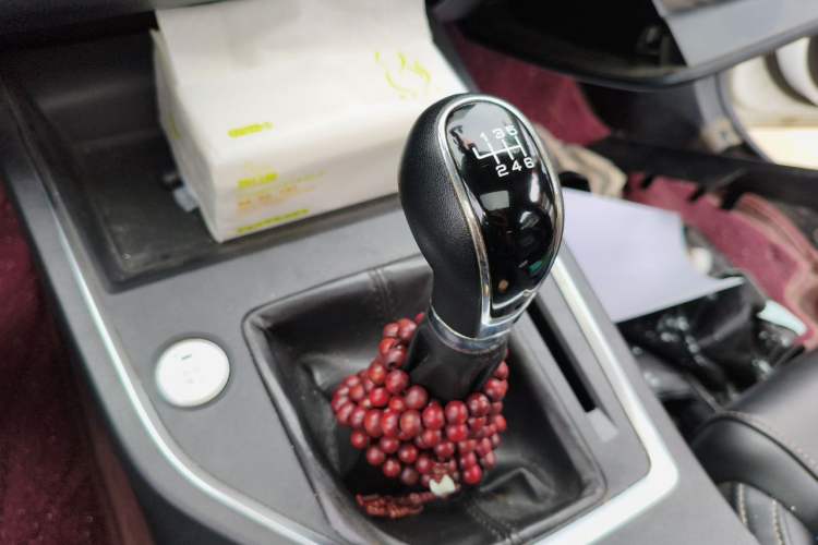 Used BYD Qin Pro 2019 Super Edition 1.5TI Manual Smart Connect Fierce Model China V Standard Gear Lever