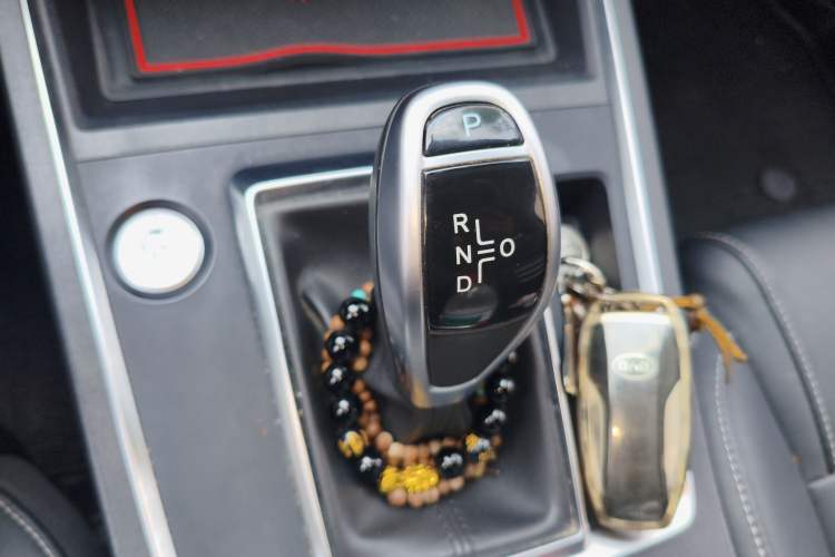 Used BYD Qin Pro 2019 Super Edition 1.5TI Automatic Smart Connect FENGSHANG Model China VI Standard Gear Lever