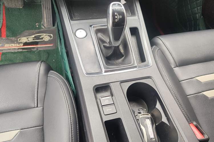 Used BYD Qin Pro 2019 Super Edition 1.5TI Automatic Smart Connect Enjoyment Model China VI Standard Gear Lever