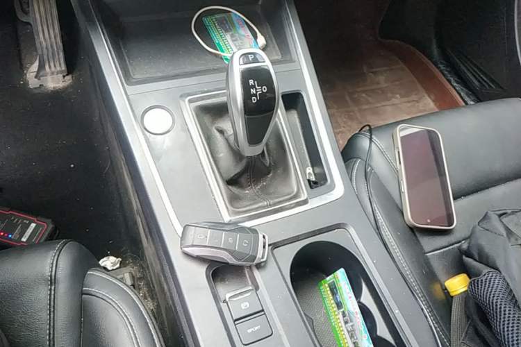 Used BYD Qin Pro 2019 Super Edition 1.5TI Automatic Smart Connect FENGSHANG Model China VI Standard Gear Lever