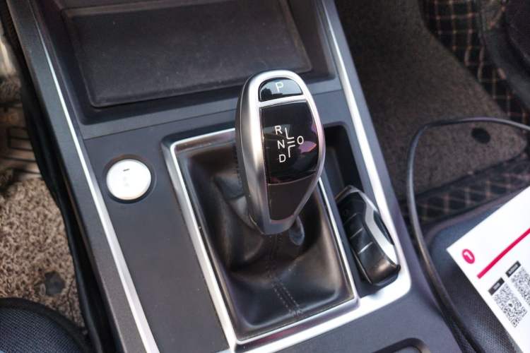 Used BYD Qin Pro 2019 Super Edition 1.5TI Automatic Smart Connect Enjoyment Model China VI Standard Gear Lever