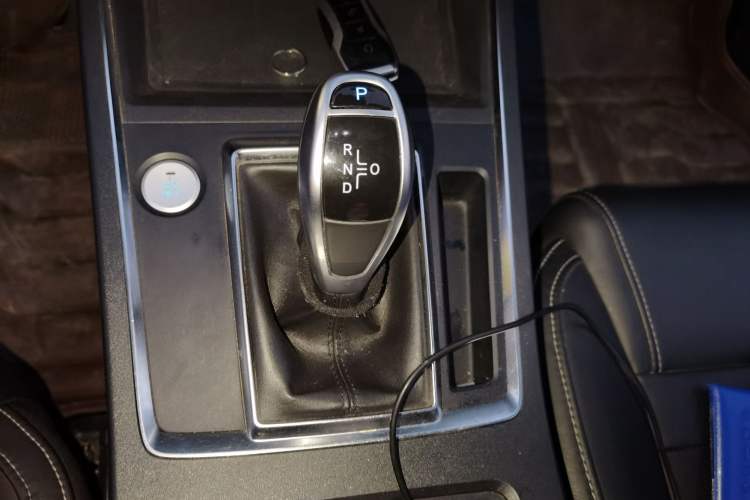 Used BYD Qin Pro 2019 Super Edition 1.5TI Automatic Smart Connect Brilliance Model China VI Standard Gear Lever
