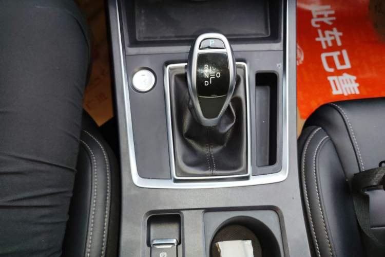 Used BYD Qin Pro 2019 Super Edition 1.5TI Automatic Smart Connect Dynamic Model China VI Standard Gear Lever