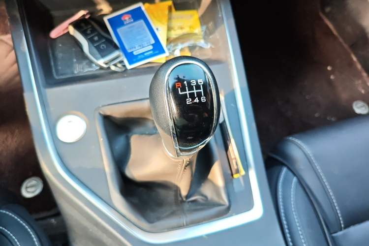 Used BYD Qin Pro 2019 Super Edition 1.5TI Manual Smart Connect Powerful Model China VI Standard Gear Lever