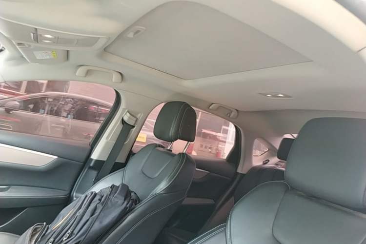 Used BYD Qin Pro 2019 Super Edition 1.5TI Automatic Smart Connect FENGSHANG Model China VI Standard Headliner