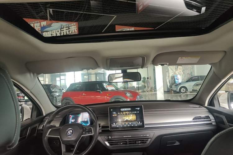 Used BYD Qin Pro 2019 Super Edition 1.5TI Automatic Smart Connect FENGSHANG Model China VI Standard Headliner