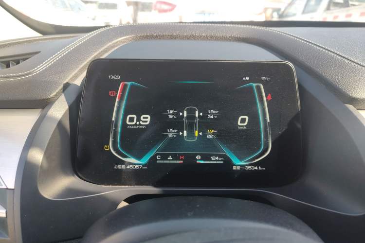 Used BYD Qin Pro 2019 Super Edition 1.5TI Manual Smart Connect Fierce Model China V Standard Instrument Cluster
