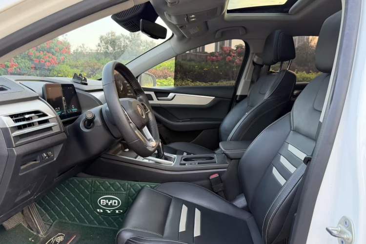 Used BYD Qin Pro 2019 Super Edition 1.5TI Automatic Smart Connect Enjoyment Model China VI Standard Interior 2