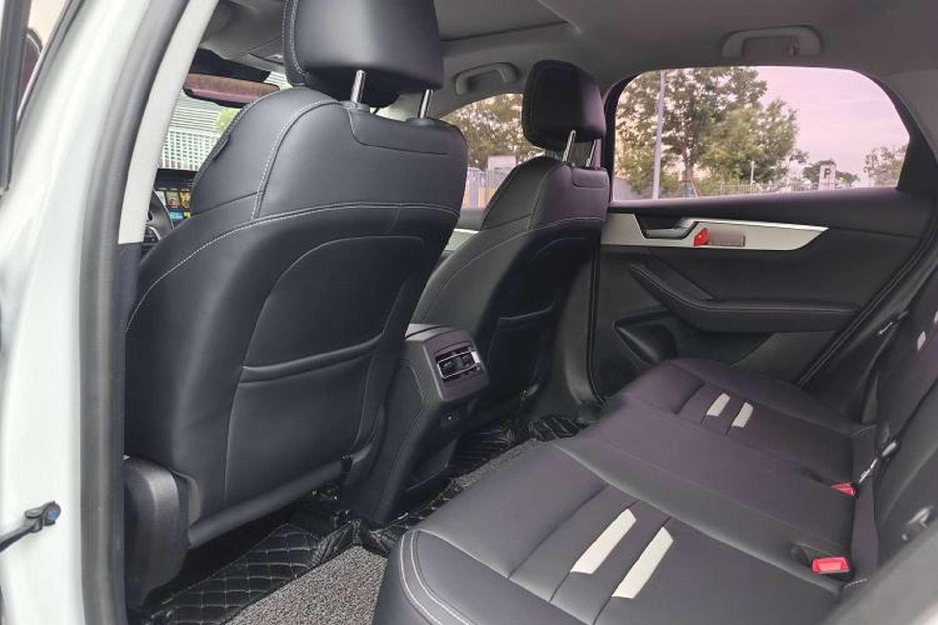 Used BYD Qin Pro 2019 Super Edition 1.5TI Automatic Smart Connect Flagship Model China V Standard Interior 2