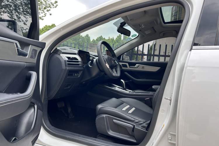 Used BYD Qin Pro 2019 Super Edition 1.5TI Automatic Smart Connect FENGSHANG Model China VI Standard Interior 2