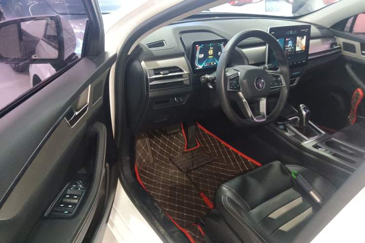 Used BYD Qin Pro 2019 Super Edition 1.5TI Automatic Smart Connect Flagship Model China V Standard Interior 3