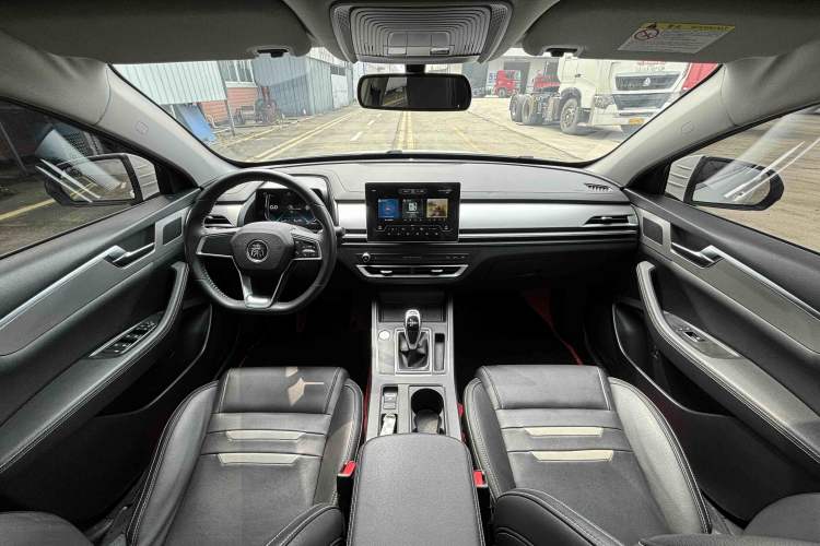 Used BYD Qin Pro 2019 Super Edition 1.5TI Automatic Smart Connect FENGSHANG Model China VI Standard Interior 3