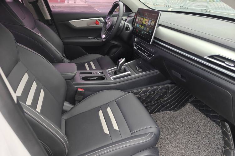 Used BYD Qin Pro 2019 Super Edition 1.5TI Automatic Smart Connect Flagship Model China V Standard Interior 4