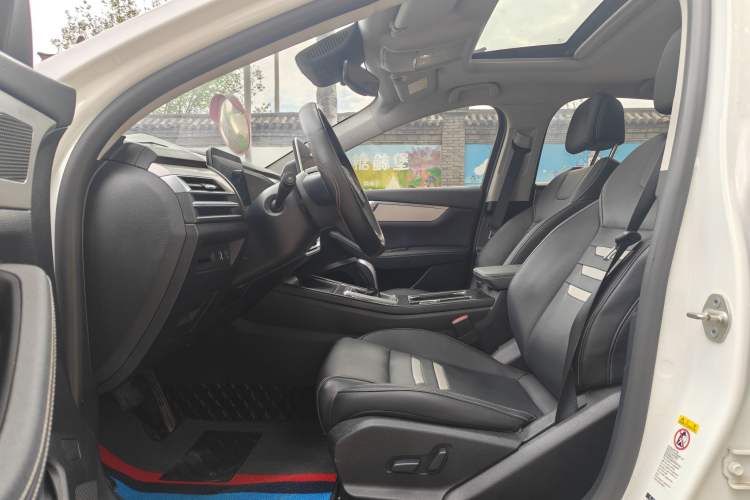 Used BYD Qin Pro 2019 Super Edition 1.5TI Automatic Smart Connect Enjoyment Model China VI Standard Interior 4