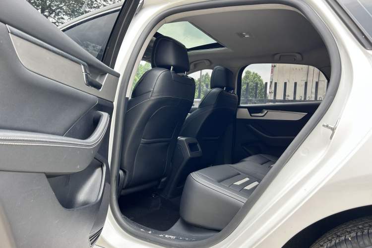 Used BYD Qin Pro 2019 Super Edition 1.5TI Automatic Smart Connect FENGSHANG Model China VI Standard Interior 4