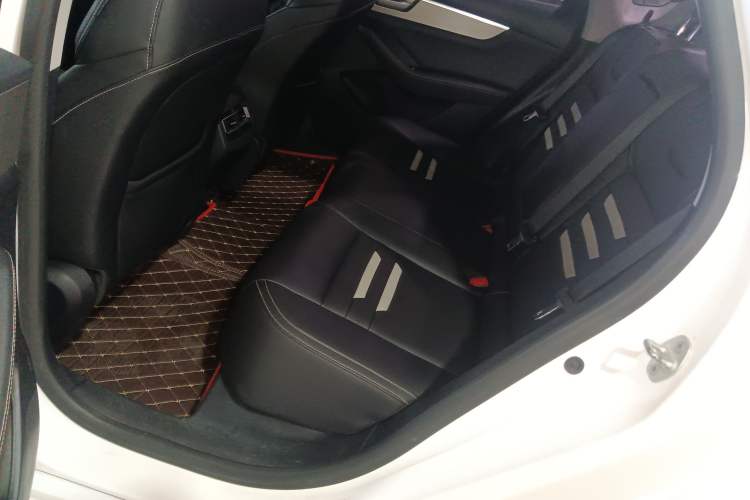 Used BYD Qin Pro 2019 Super Edition 1.5TI Automatic Smart Connect Flagship Model China V Standard Interior 4