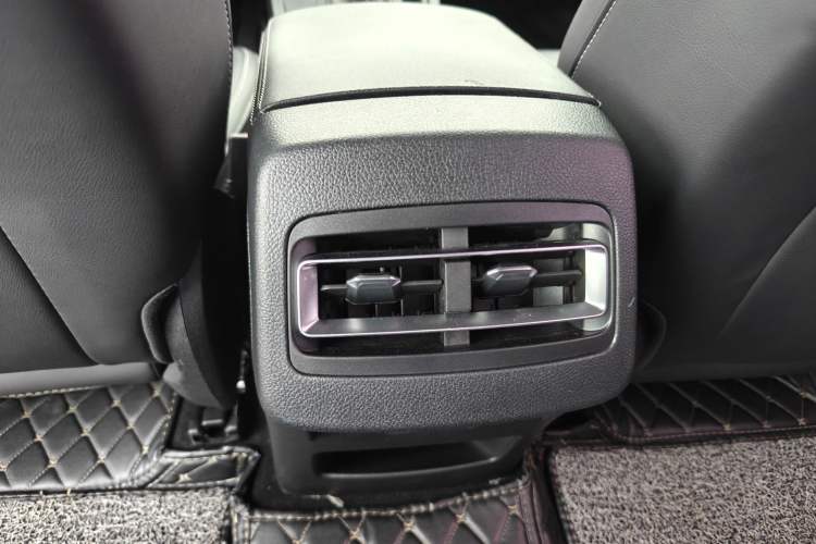 Used BYD Qin Pro 2019 Super Edition 1.5TI Automatic Smart Connect Flagship Model China V Standard Interior 8