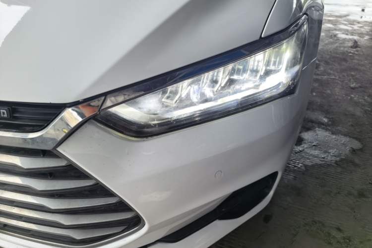 Used BYD Qin Pro 2019 Super Edition 1.5TI Automatic Smart Connect Enjoyment Model China VI Standard Left Front Headlight
